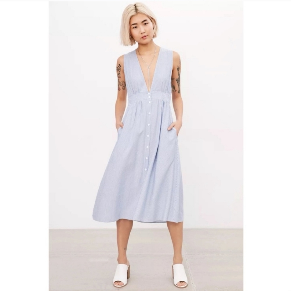 UO // Plunging Button Down Midi Dress🌛